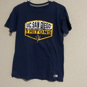UCSD Tritons tee large boy